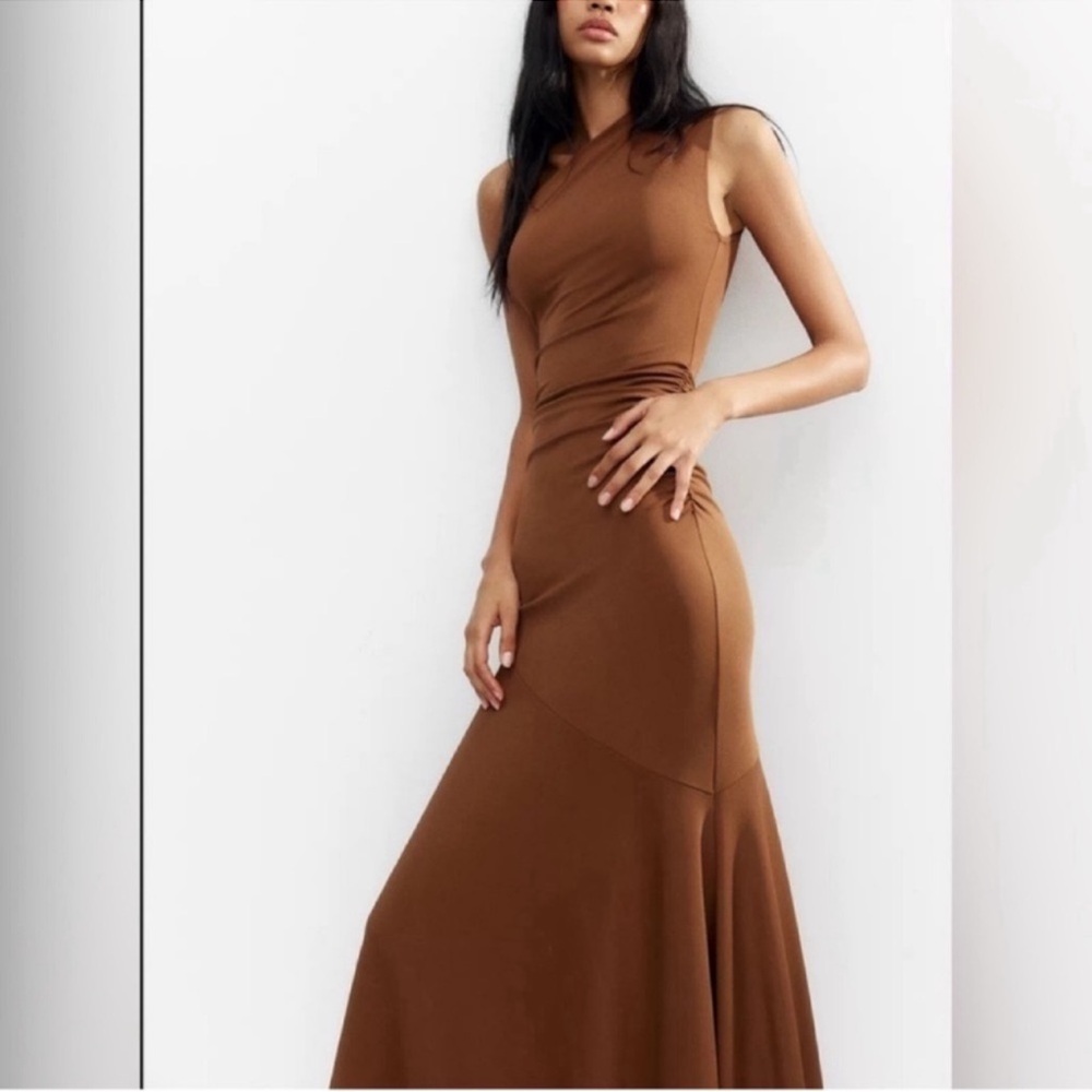 One-Shoulder Brown Maxi Dress with Side Ruching - Picture 11 of 13